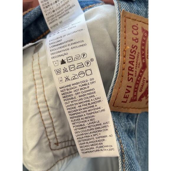 Levi’s 501 Distressed Cutoff HR Jean Denim Shorts Midrise Size 26 Cotton Women’s - Picture 6 of 7